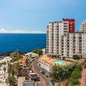 Sea View I By An Island Apartment